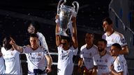 Soccer Football - Real Madrid celebrate winning the Champions League - Cibeles Fountain, Madrid, Spain - June 2, 2024 Real Madrid's Jude Bellingham and teammates with the Champions League trophy during the celebrations with fans REUTERS/Susana Vera