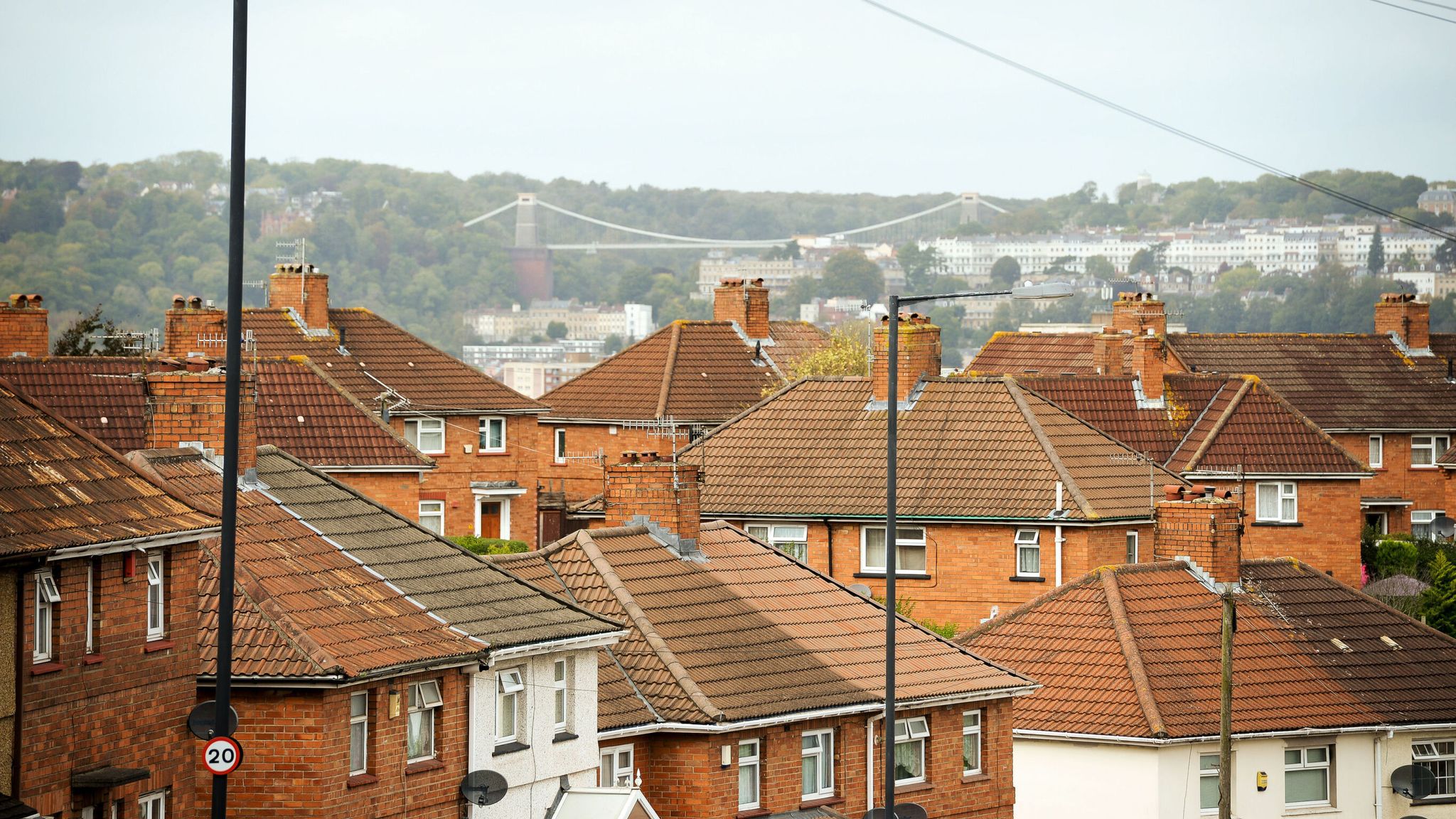 Labour vows to end rental 'bidding wars' but campaigners say plans