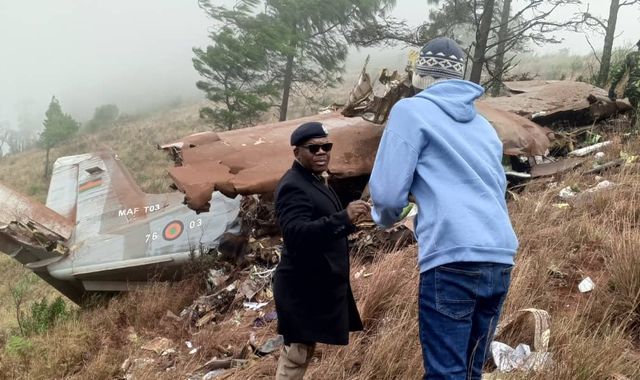 Malawi vice-president and nine others killed in plane crash - Gaydio