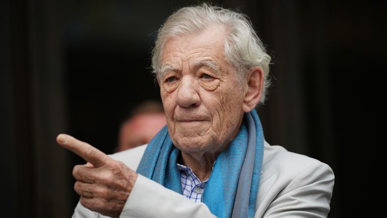 Sir Ian Mckellen Will Not Appear When Play Resumes After His Fall From Stage Ents And Arts News 