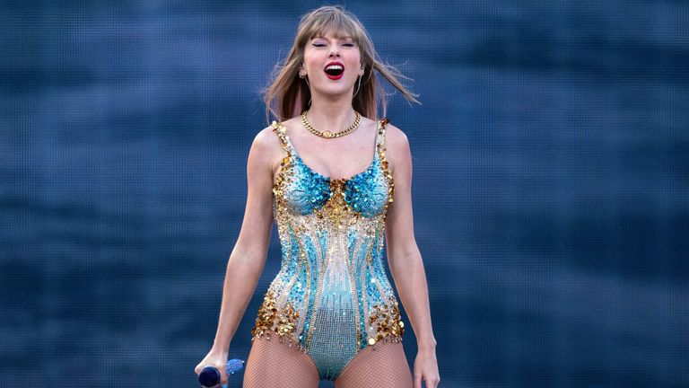 skynews-taylor-swift-eras-tour_6575885 إدنبرة تشعر بكامل "تأثير تايلور سويفت" بعد عروض مورايفيلد التي بيعت بالكامل |  أخبار المملكة المتحدة