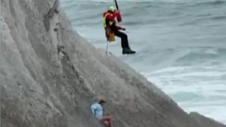 Tourist rescued from Spanish cliff edge