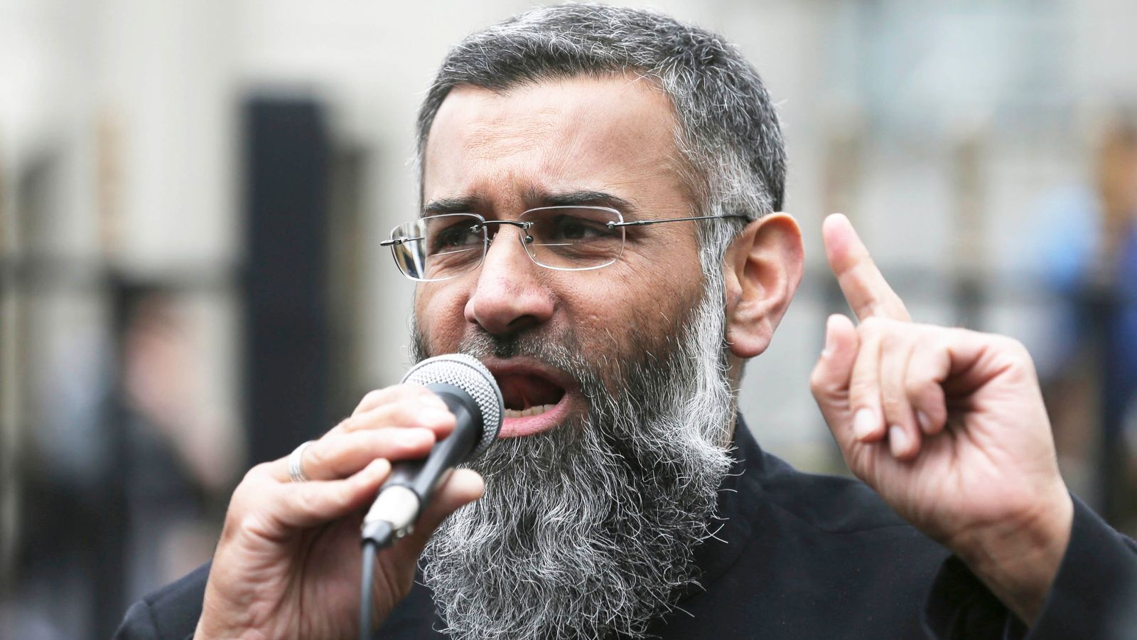 skynews-anjem-choudary-file-pic_6637089.jpg