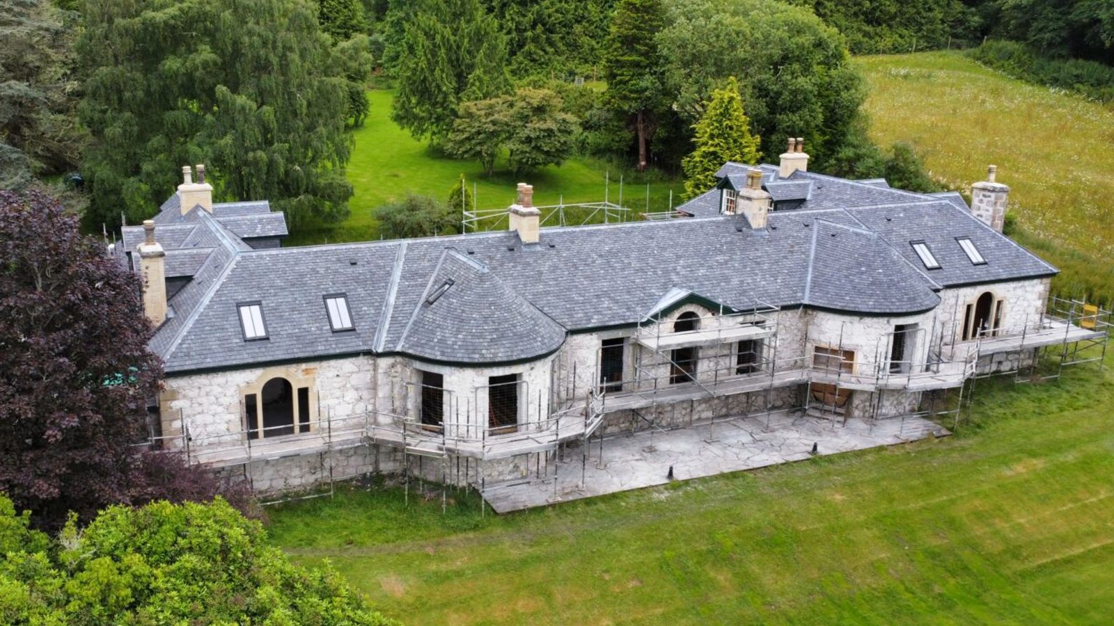 Boleskine House once owned by Aleister Crowley and Led Zeppelin's Jimmy ...