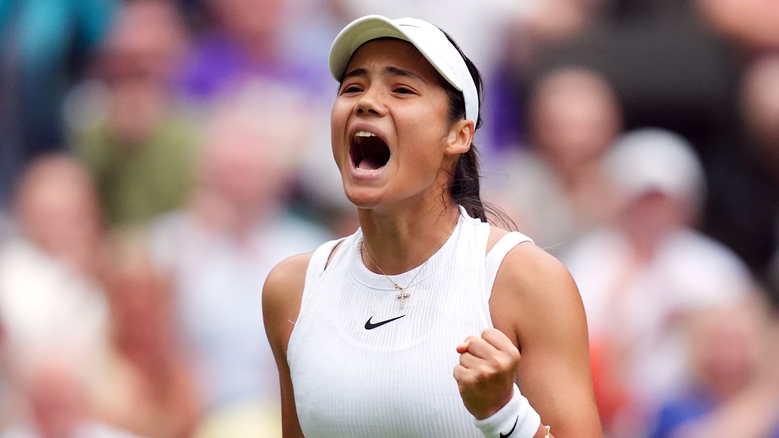 Emma Raducanu utilise la victoire de l’Angleterre à l’Euro 2024 comme une « motivation » en « remportant une victoire moche » lors du match d’ouverture de Wimbledon | UK News