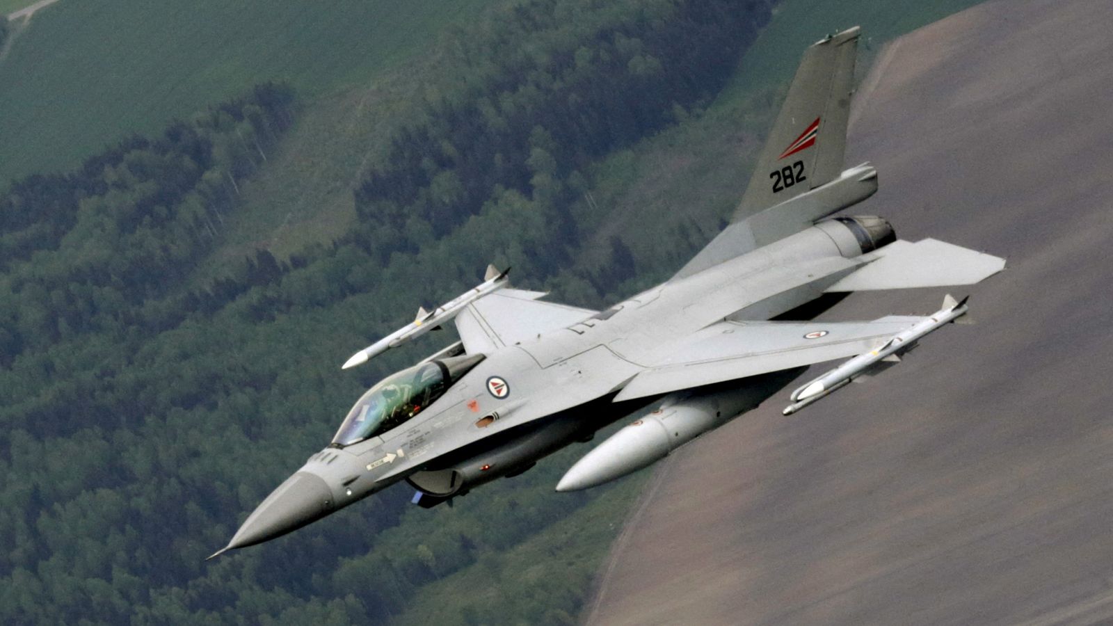 F-16-Kampfflugzeuge aus Dänemark und den Niederlanden „diesen Sommer am Himmel der Ukraine“ |  Britische Nachrichten