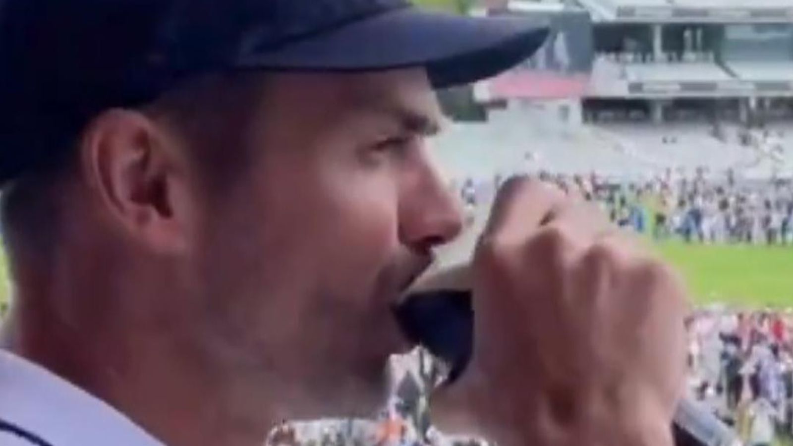 Cricketer Jimmy Anderson downs pint after winning his final Test match ...