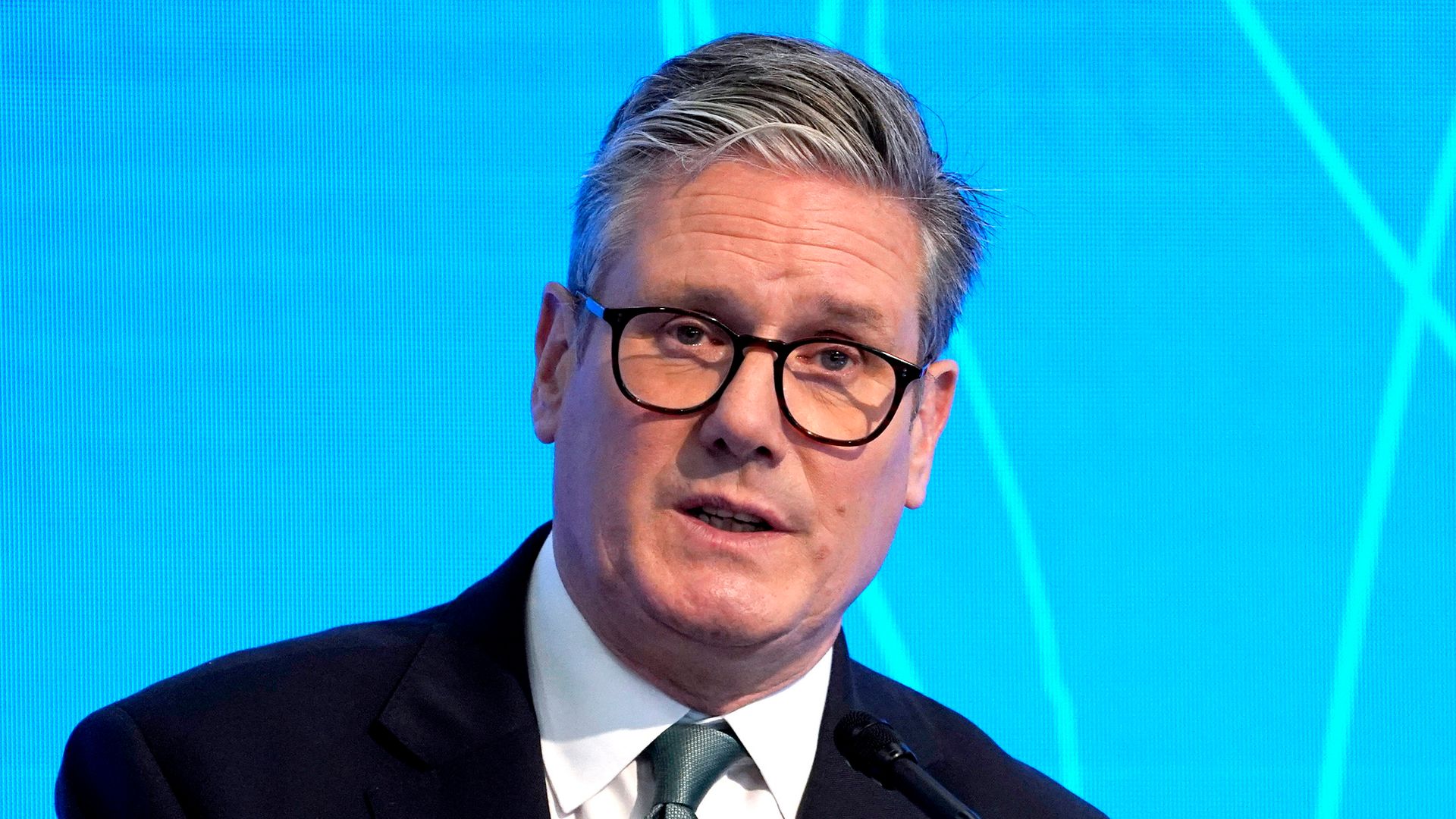 Starmer to claim 'lamps would go out across Europe' under Reform UK or Greens