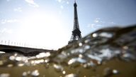 Paris 2024 Olympics - Triathlon - Men's Individual - Alexander III Bridge, Paris, France - July 30, 2024. General view of the river and the Eiffel Tower as the Men's Individual Triathlon is postponed as pollution levels in the river Seine remain too high REUTERS/Fabrizio Bensch