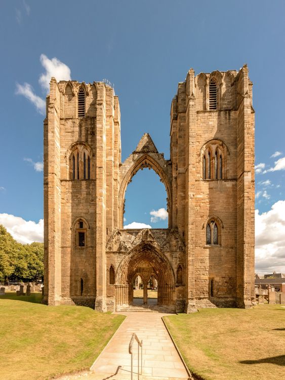 Elgin Cathedral.  Photo: Malcolm McCurrach/HES