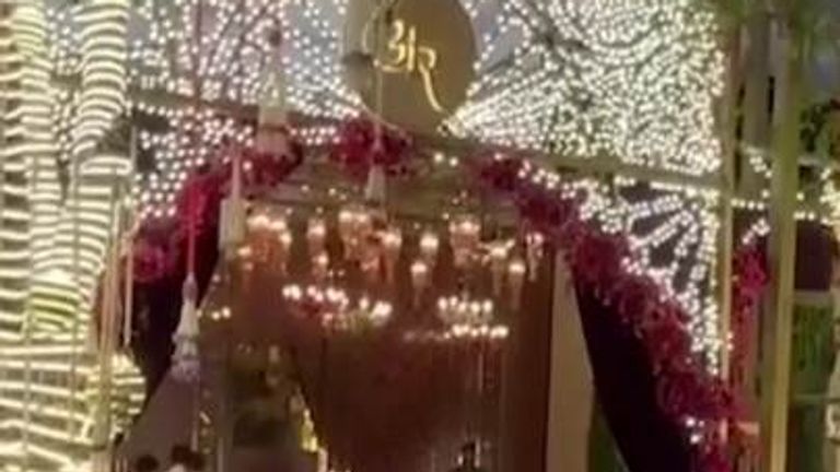 Wedding preparations under way for son of India&#39;s richest man
