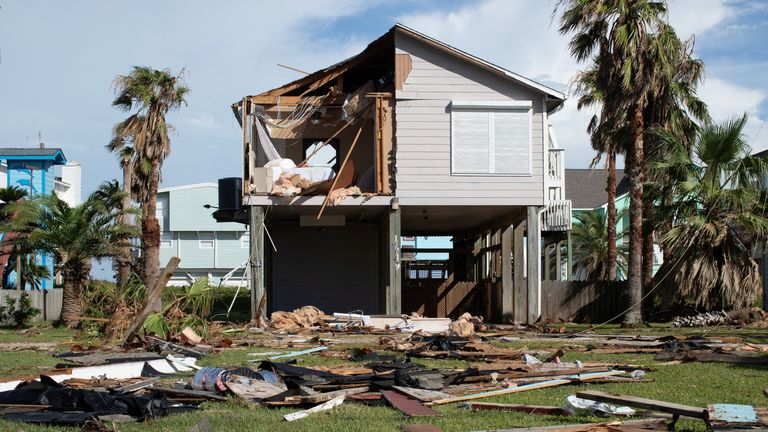 Hurricane Beryl tears through Texas and Louisiana, leaving at least ...