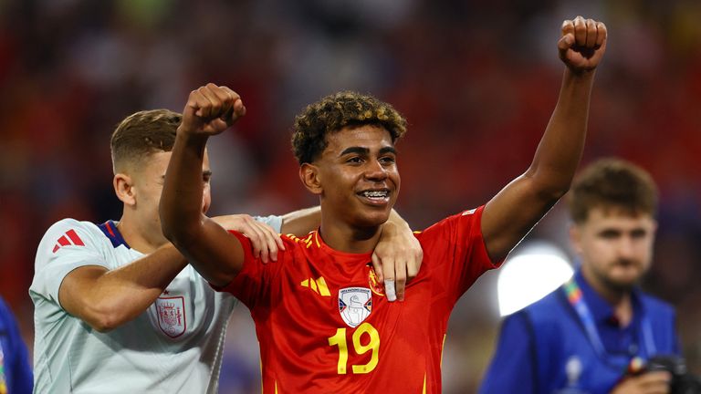 Football - Euro 2024 - Semifinal - Spain x France - Munich Football Arena, Munich, Germany - July 9, 2024 Spaniard Lamine Yamal celebrates after the match REUTERS/Leonhard Simon