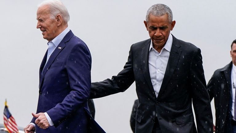 US President Joe Biden and former US President Barack Obama walk at John F. Kennedy International Airport in New York, the United States, on March 28, 2024. Photo: Reuters/Elizabeth Frantz