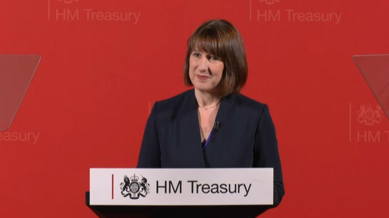 Shadow chancellor Rachel Reeves speaks in the Commons about the IMF ...