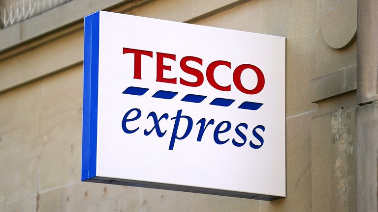 skynews-tesco-express-euro-2024_6624965 لاسلكي وجون بيشوب والمزيد: ما الذي تغير في نهائي بطولة أمم أوروبا 2024 في إنجلترا؟  |  أخبار الفنون والفنون