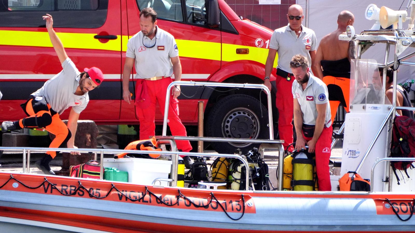 superyacht sinks in italy