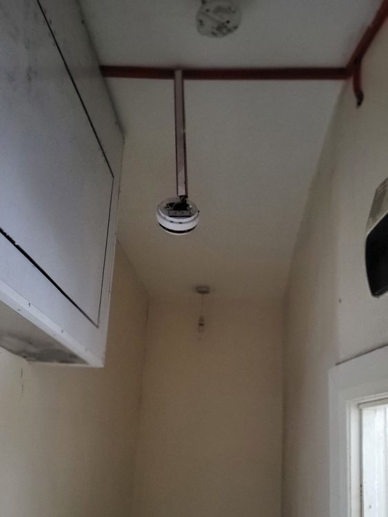 Detached smoke detector