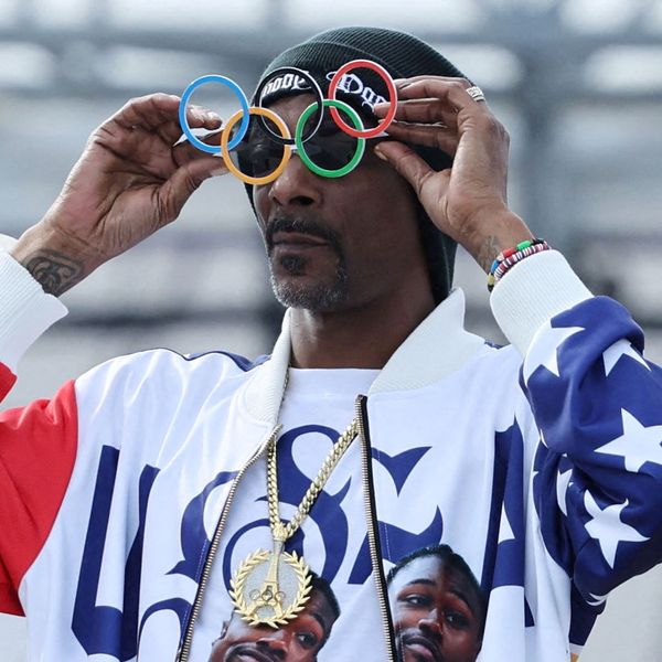 Paris 2024 Olympics - Skateboarding - Men's Park Final - La Concorde 4, Paris, France - August 07, 2024. U.S. rapper Snoop Dogg during the final. REUTERS/Mike Blake