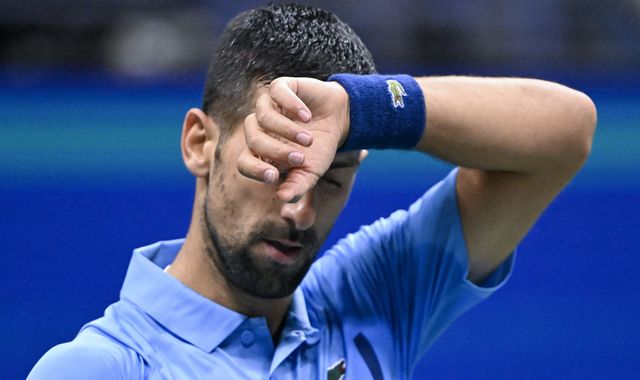 Novak Djokovic sufre una sorprendente derrota ante el número 293 del mundo, Reilly Opelka, en los cuartos de final del Brisbane International Novak Djokovic sufre una sorprendente derrota ante el número 293 del mundo, Reilly Opelka, en los cuartos de final del Brisbane International