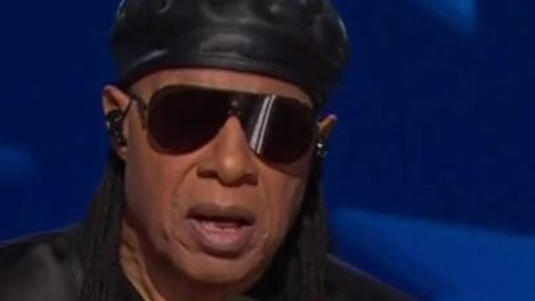 Stevie Wonder tells Democrats to choose 'courage'