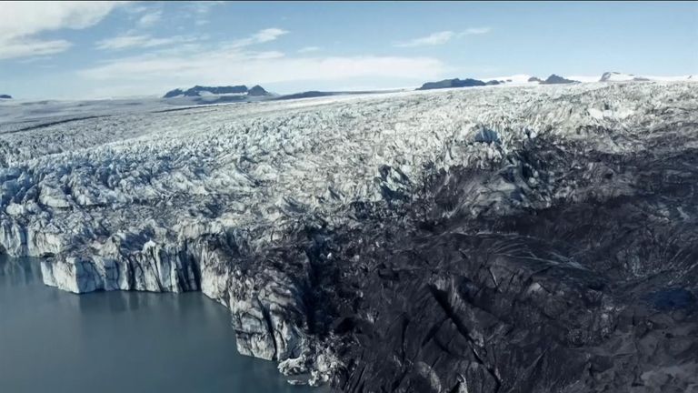 The Breioamerkurjokull glacier