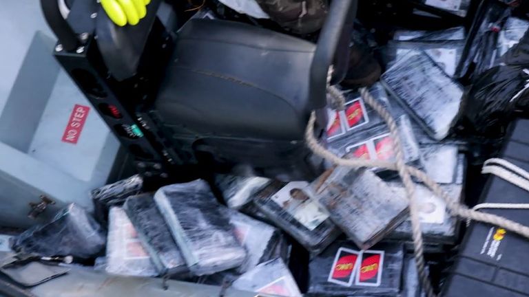 Royal Navy warship, HMS Trent seizes more than £40 million of cocaine in the Caribbean Sea. Pic: Royal Navy eiqdhidztirkinv