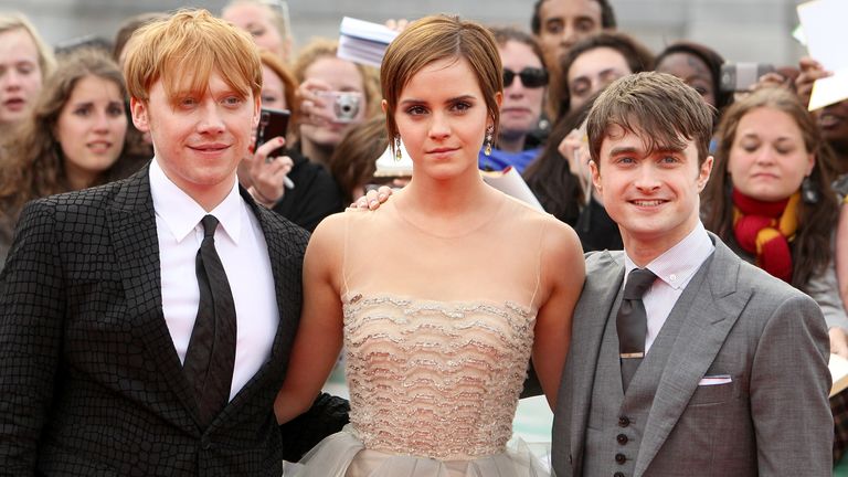 skynews-rupert-grint-emma-watson_6645437 مسرحية جيه كيه رولينج المثيرة للجدل TERF "تعرضت لتهديدات بالقتل واستهداف والدة المنتج من قبل المتصيدين عبر الإنترنت" |  أخبار المملكة المتحدة