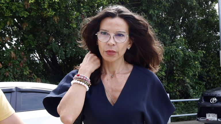 Spanish Actress Silvia Bronchalo, mother of Daniel Sancho Bronchalo, arrives at Koh Samui provincial court in southern Thailand, Thursday, Aug. 29, 2024. A court in Thailand is expected to sentence the son of the actor accused of killing and dismembering a Colombian surgeon on a popular tourist island.(AP Photo/Thanapat Cherajin)