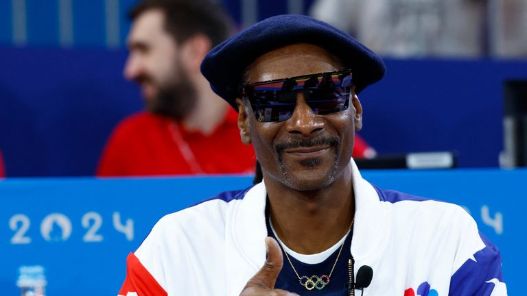 skynews-snoop-dogg-olympics_6648947 سنوب دوج في أولمبياد باريس: أفضل ملابس مغني الراب واللحظات التي انتشرت بسرعة |  أخبار الفنون والفنون