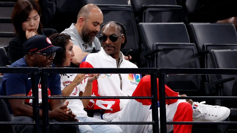 skynews-snoop-dogg-olympics_6648952 سنوب دوج في أولمبياد باريس: أفضل ملابس مغني الراب واللحظات التي انتشرت بسرعة |  أخبار الفنون والفنون