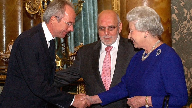 File photo dated 19-11-2002 of Queen Elizabeth II meeting Sven-Goran Eriksson. Former England manager Sven-Goran Eriksson has died at the age of 76. Issue date: Monday August 26, 2024.

