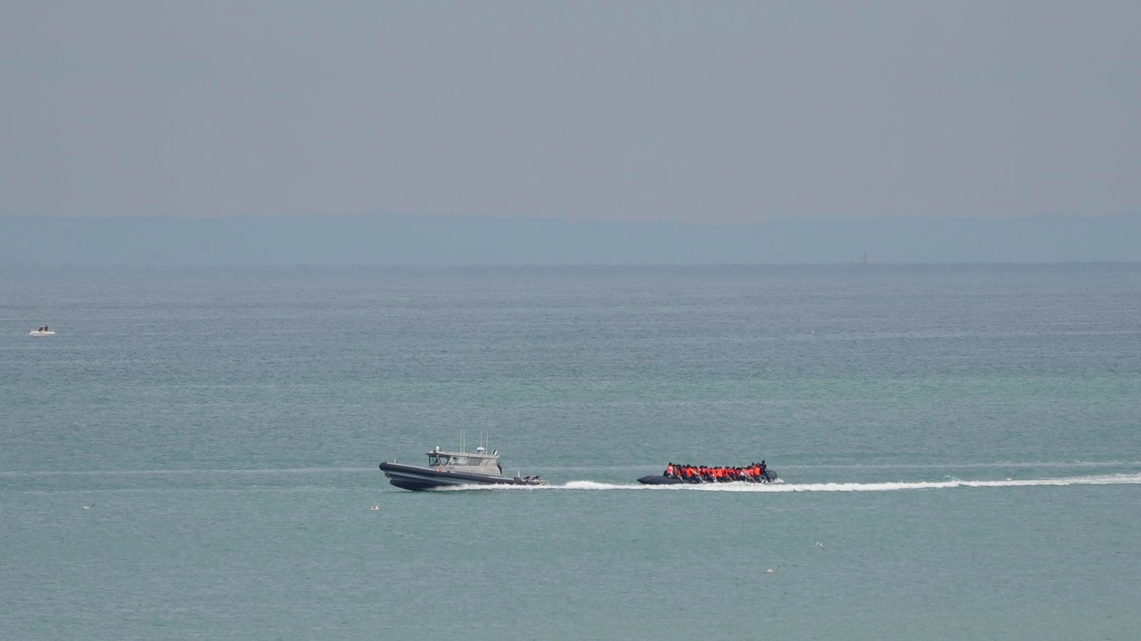 Several migrants die while trying to cross English Channel