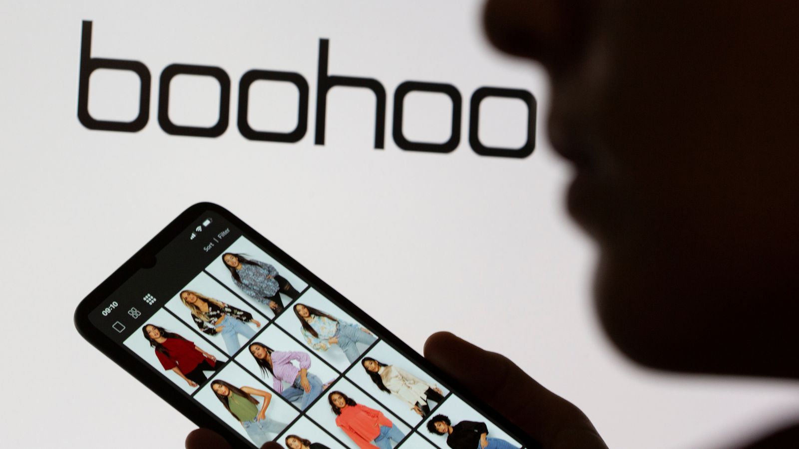 Frasers Group demands Boohoo fires CEO and appoints its founder Mike Ashley