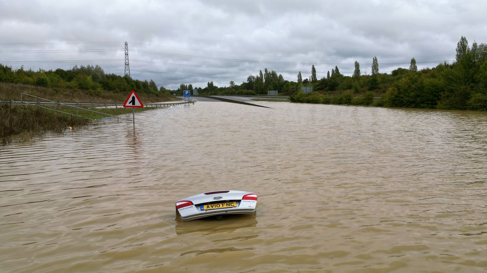 UK weather: Flash floods leave cars underwater as some areas see more ...