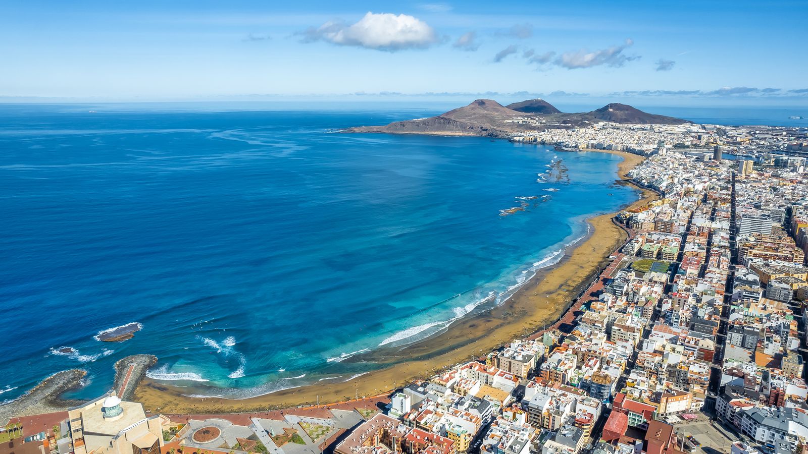 Woman dies after shark attack near Gran Canaria | World News | Sky News