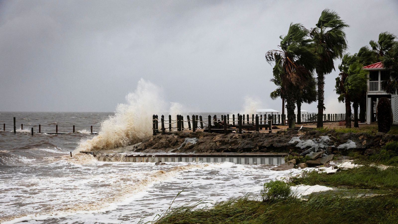 Hurricane Helene 'Unsurvivable scenario' in coastal area as Category 4