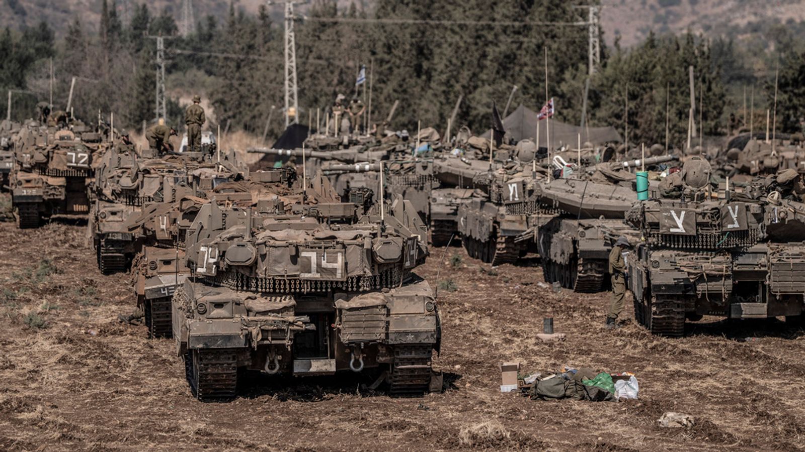 Tanks gather near Israeli-Lebanon border – as defence minister holds talks over ‘expansion’ of IDF activity | World News