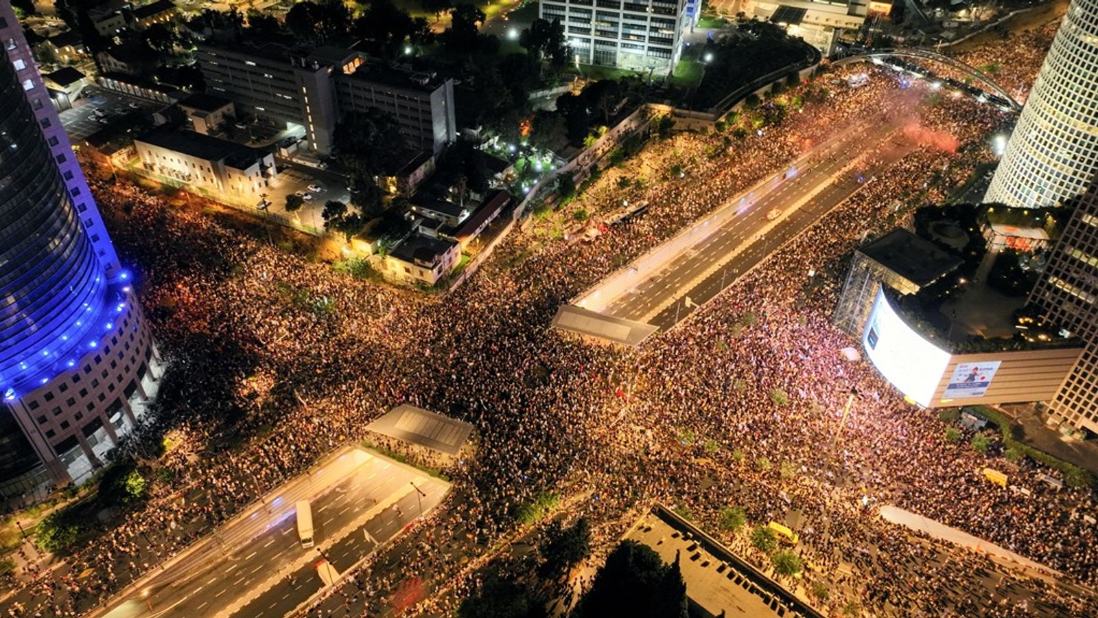 Middle East latest: 500,000 protest across Israel after hostage deaths