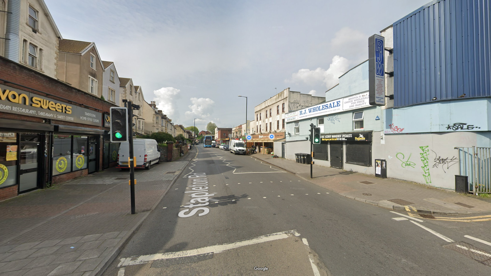 Bristol: Murder investigation launched after man stabbed to death on busy road