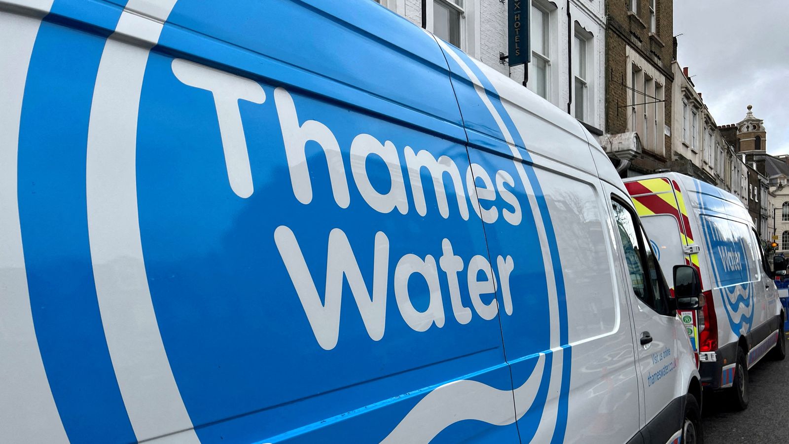 Rival Thames Water bondholders to table £3bn rescue plan