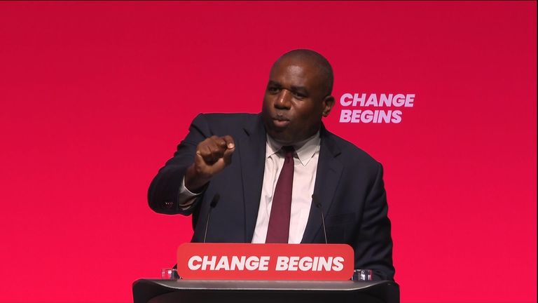 David Lammy sier til publikum på Arbeiderpartiets konferanse: 