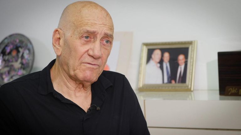 Olmert warned of the 'growing messianic section of the Israeli population' led by Netanyahu and his allies. 