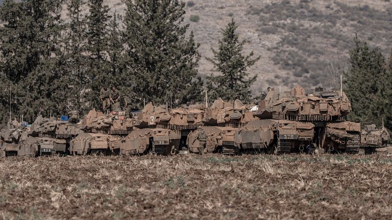 28 September 2024, Israel, ---: Israeli military tanks gather by the Israeli-Lebanon border. Photo by: Ilia Yefimovich/picture-alliance/dpa/AP Images