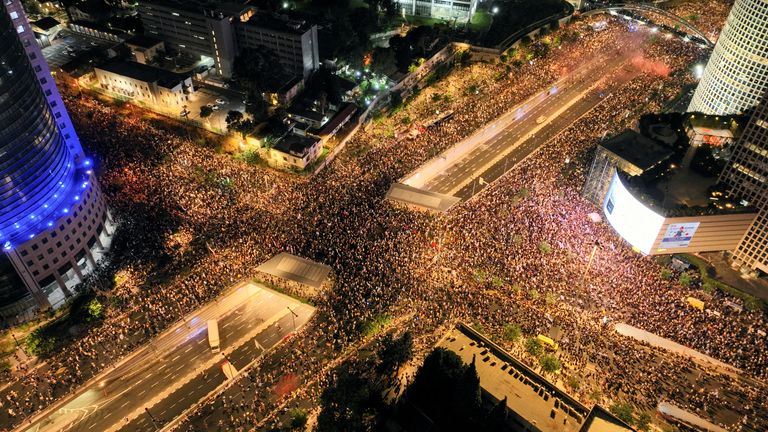 A drone photo of protesters rallying to show support for the hostages who were kidnapped during the deadly October 7 attack, amid the ongoing conflict in Gaza between Israel and Hamas, in Tel Aviv, Israel September 1, 2024. REUTERS/Oren Alon