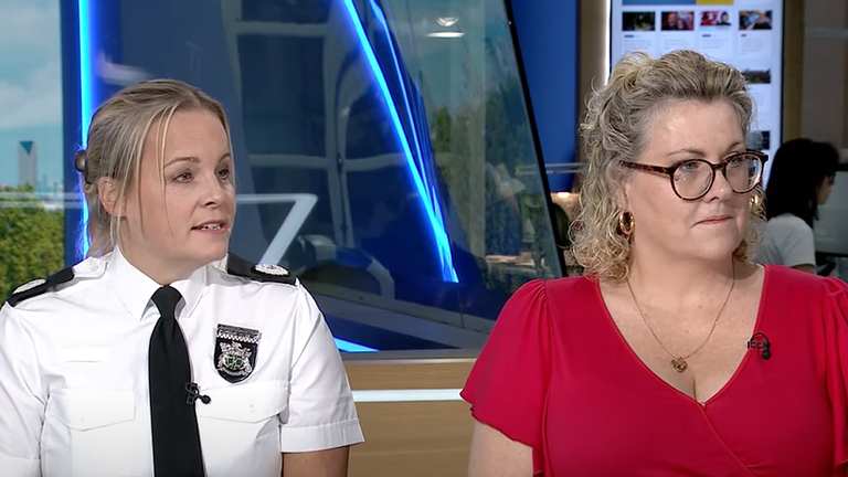 Zastępczyni komendanta głównego Katy Barrow-Grint i matka Libby, Lisa Squire