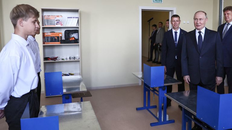 Russian President Vladimir Putin visits a local school to mark Knowledge Day in Kyzyl in the Republic of Tuva, Russia September 2, 2024. Sputnik/Sofia Sandurskaya/Pool via REUTERS ATTENTION EDITORS - THIS IMAGE WAS PROVIDED BY A THIRD PARTY.
