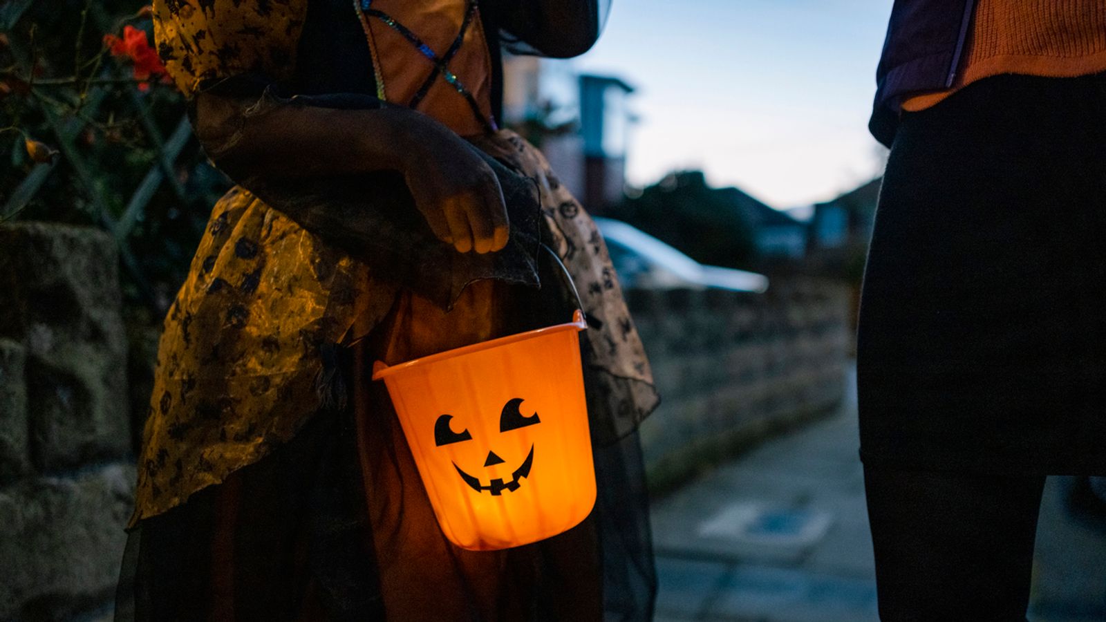 UK weather: Forecasters reveal what the weather will be like for trick-or-treaters on Halloween | uk news