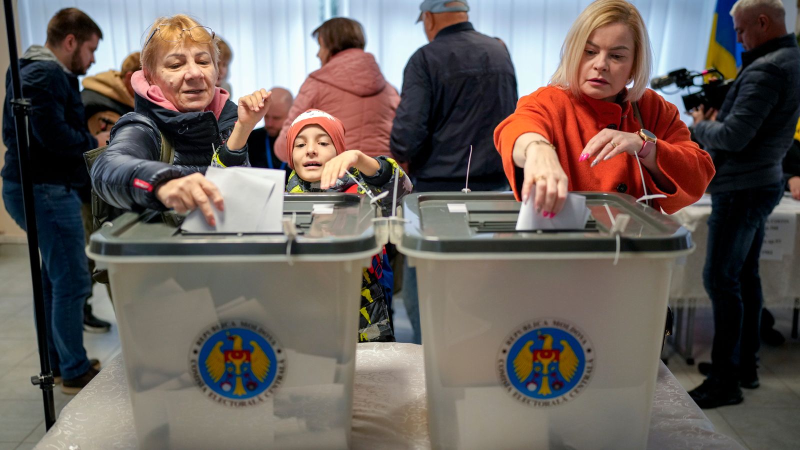 Moldova Narrowly Votes For Closer European Union Ties In Referendum Moldova Narrowly Votes For Closer European Union Ties In Referendum