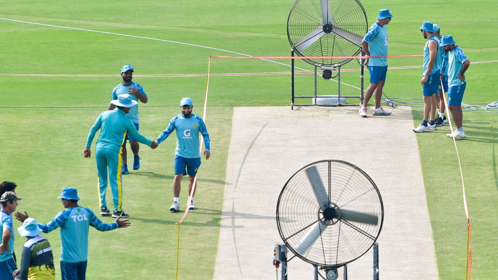 Pakistan use patio heaters and giant fans on pitch ahead of final test against England